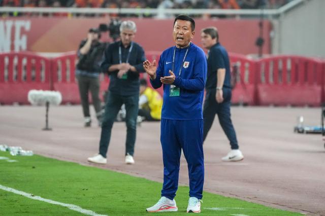 1723125047243033339.jpg (体育)(8)足球——中超:山东泰山胜浙江XxjpseC007268_20240525_PEPFN0A001.jpg