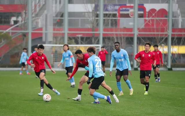 百家乐官网-毛伟杰合同剩1年 与冯劲竞争主力 大连首胜在三镇？卡迪斯标王